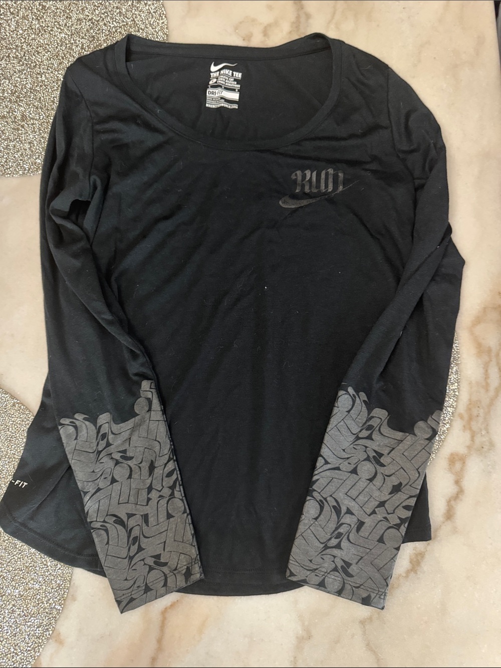 Nike Black Long-Sleeve Dri-FIT Top with Gray Graphic Sleeves